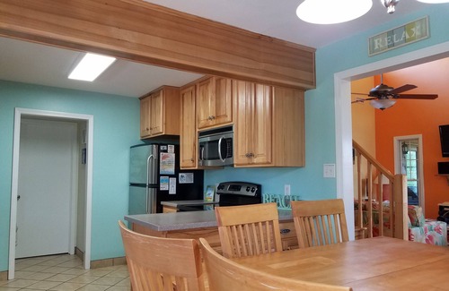 Ocracoke House | Pet-Friendly Flip Flops with Rooftop Deck & Screened Porches