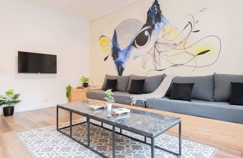 Recoleta Apartment | Comfortable Fliphaus in Recoleta with Pet-Friendly Amenities