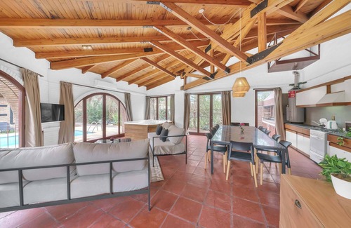 Chacras de Coria House | Relaxing Retreat at Fliphaus + Wine Country for Large Groups