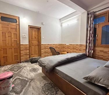 Kasol Hotel | Discover Flipsyde Retreat: Pet-Friendly and Family Relaxation