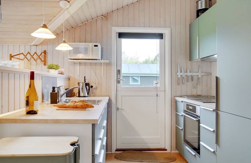 Lonstrup House | Relaxing Retreat at "Fliri" - Steps from the Ocean
