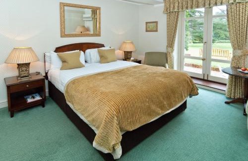 Flitwick Hotel | Elegant Flitwick Manor Hotel with Pet-Friendly Amenities