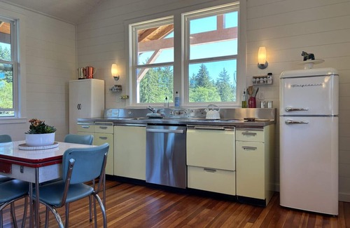 Astoria Boat Rental | Float House No. 2 at Jack Creek