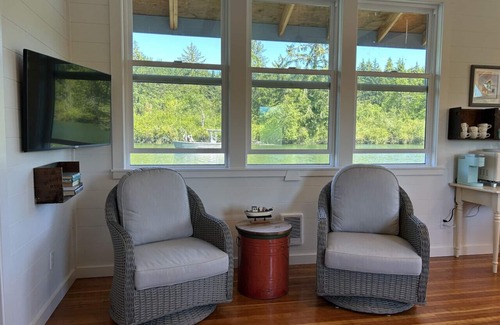 Astoria Boat Rental | Float House No. 2 at Jack Creek