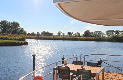 Ueckermuende House | Unforgettable Floating 44: Pet-Friendly House on Water