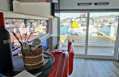 Casco Vello Boat Rental | Floating apartment in the nautical Vigo ferry dock Cies Islands and Cangas