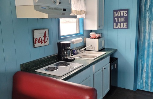 Guntersville Cabin | Inviting Floating Cabin on Lake Guntersville - Family Friendly