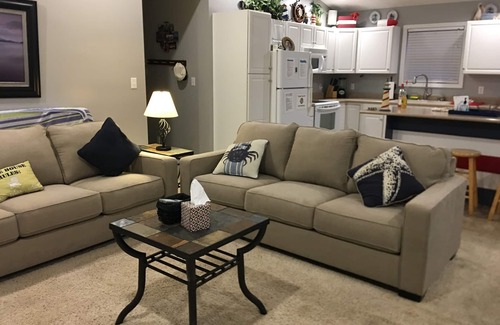 La Follette House | Premier Floating Holiday at Norris Lake with Pool & Views