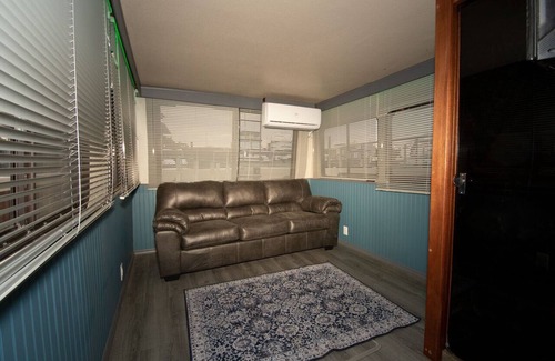 Patchogue Boat Rental | Unforgettable Floating Holiday: Embrace the Boat Life