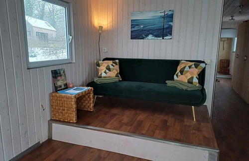 Tegel Boat Rental | Relaxing Floating Home on Valentinswerder with Breakfast