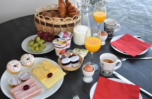 Heugum House | Discover Floating Vacation Home in Tenerife with Breakfast