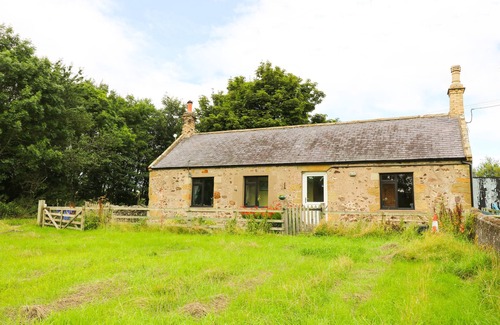 Cornhill on Tweed Cottage | Cozy Flodden Edge Farm Cottage with Open Fire & Pets Welcome