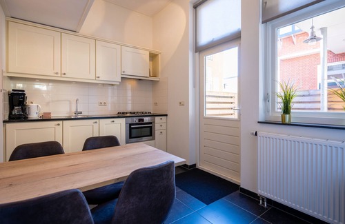 Binnenstad-Zuid Hotel | Discover Flonk Hotel Groningen Centre: Rated 8.6/10 with Breakfast