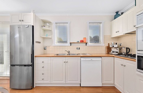 Low Head Cottage | Oceanfront Flood Tide Cottage Two with Pool & Family-Friendly Amenities