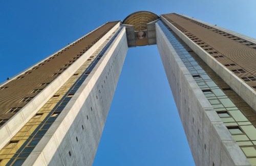 Cala Apartment | Experience Luxury at Floor 32! INTEMPO with Ocean Views