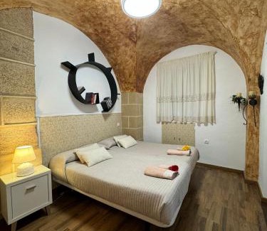 Caceres Old Town Apartment | Discover Flor de Lis 1: Family-Friendly & Rated 8.9/10