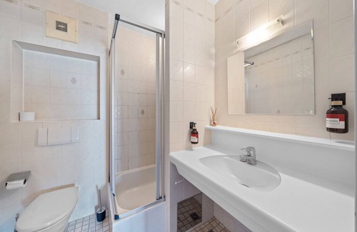 Schottenfeld Apartment | Discover Flora Collection 12: Family-Friendly in Vienna