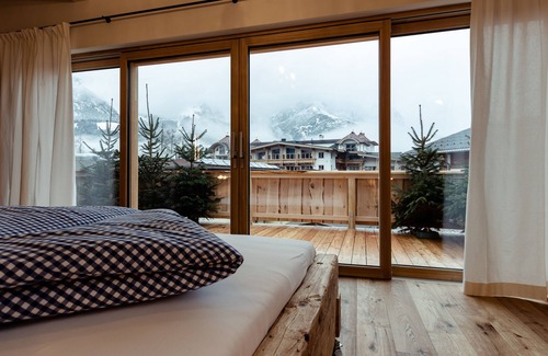 Ellmau House | Flora - The Ideal Garden Hotel with Spa & Pool Access