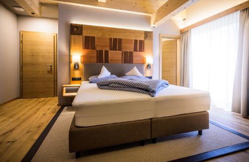 Ellmau Bed & Breakfast | Discover Flora - Your Ideal Oceanfront Garden Retreat