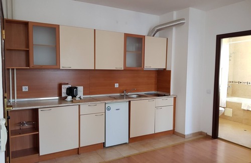 Borovets Apartment | Discover Flora Residence Daisy: Pet-Friendly Retreat with Pool