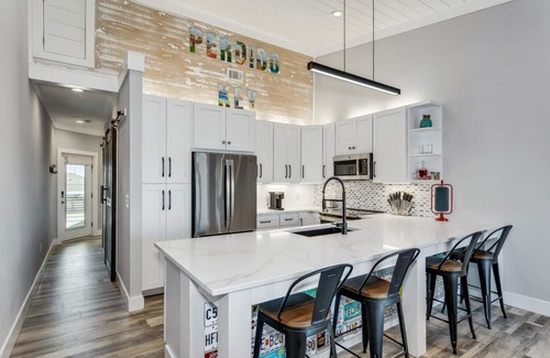 Ono Island Condo | Experience Coastal Living at Waterfront Condo Near Florabama