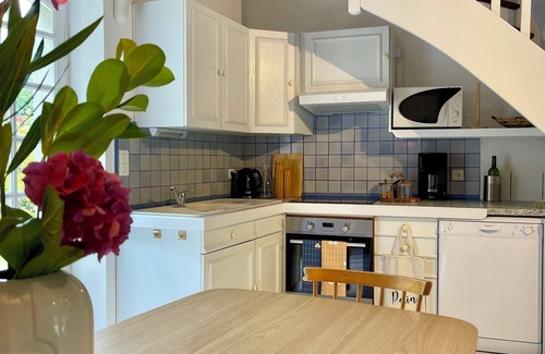 Bussiere-Badil Cottage | Flore (Vive le Vert)nnAt Vive le Vert we believe holidays are precious.