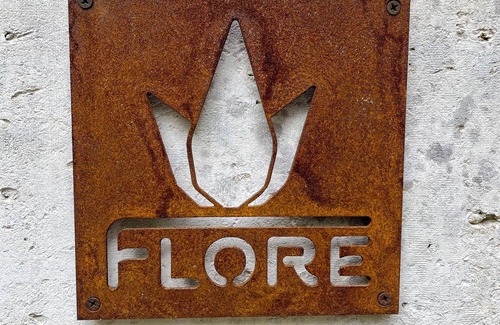 Bussiere-Badil Cottage | Flore (Vive le Vert)nnAt Vive le Vert we believe holidays are precious.