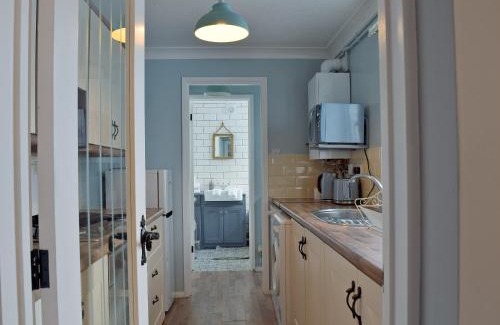 Pakefield House | Pet-Friendly Florence Cottage: 4-Star Stay with High Ratings