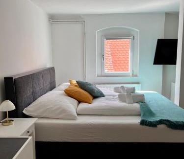 Gries Apartment | Prime Flores City Center Studio with Easy Self-Check-IN