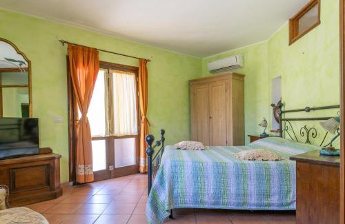 Roccastrada Villa | Relax at Flores: Pet-Friendly with Pool & Family Amenities