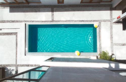 Ende Bed & Breakfast | Discover Comfort at Flores Passport House - Pet Friendly Stay