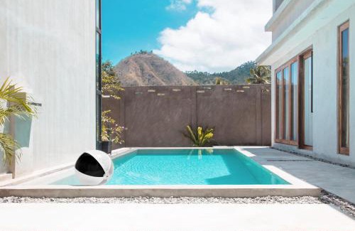 Ende Bed & Breakfast | Discover Comfort at Flores Passport House - Pet Friendly Stay