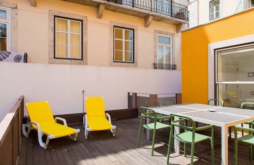 Encarnacao House | Flores Triplex in Chiado with Terrace and Family Amenities