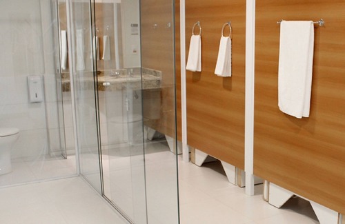 Vila Guilherme Hotel | Floresta Hotel: Accessible Comfort with Family-Friendly Amenities