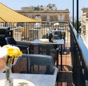 Floriana Apartment | Family-Friendly Florette Suite 2BR in Floriana - Rated 9.8