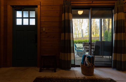 Kitasaku-gun Cottage | Experience Flori: A Cozy Teddy-Inspired Log House Retreat