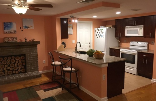 Bee Ridge House | Sunny Florida Escape: Ideal Family Retreat with Kitchen
