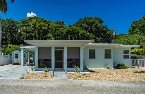 Jog Road House | Florida Seaside Getaway with Oceanfront Pool & Spa
