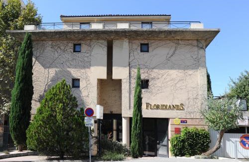 Sud Apartment | Beachside Retreat at HRI Les Floridianes with Ocean Views