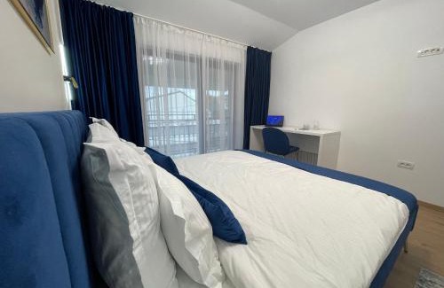 Pitesti Apartment | Discover Florilor Residence II: Family-Friendly Retreat
