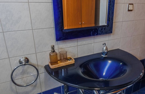 Florina Apartment | Florina House: Mountain View Retreat with 2 Bedrooms