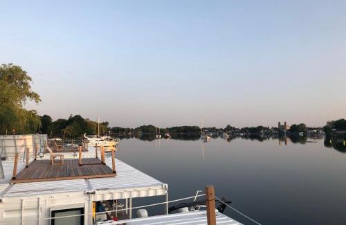 Valleyfield Hotel | Family-Friendly Flotel with High Guest Ratings Await You