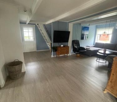 Roan House | Flott feriehus ved sjøen