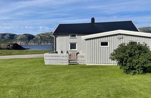 Roan House | Flott feriehus ved sjøen