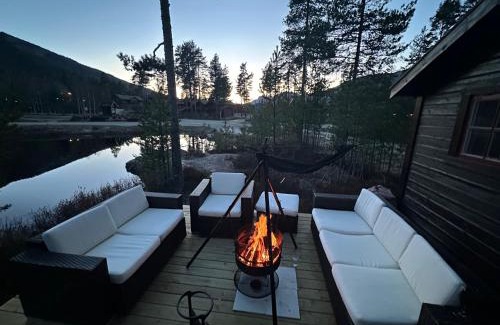 Kviteseid House | Cozy Cabin in Vrådal Near Ski Slopes with Hot Tub