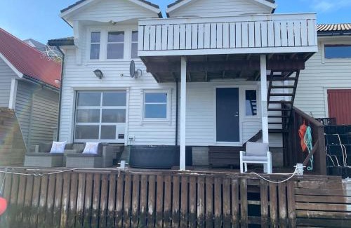 Bomlo House | Idyllic Rorbu Retreat in Langevåg/Bømlo - Guest Rated 10/10