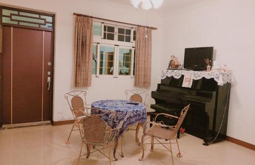 Gukeng Bed & Breakfast | Experience Comfort at Flourish B&B: Pet Friendly & Breakfast
