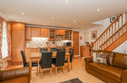 Pittenweem Apartment | FLOURLOFT: Family-Friendly Cottage with Ocean Views