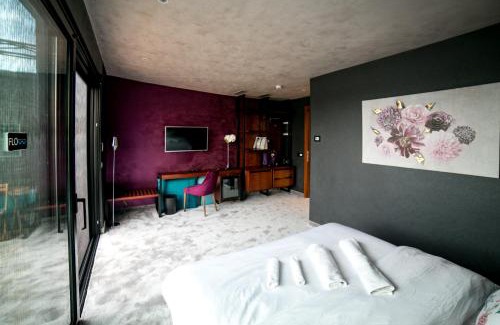 Cukarica Hotel | FLOW: Oceanfront Retreat with Hot Tub and Pet-Friendly Perks
