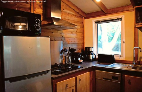 Treignac House | Lake View Lodge: Premium 3-Room Stay at Campsite Flower